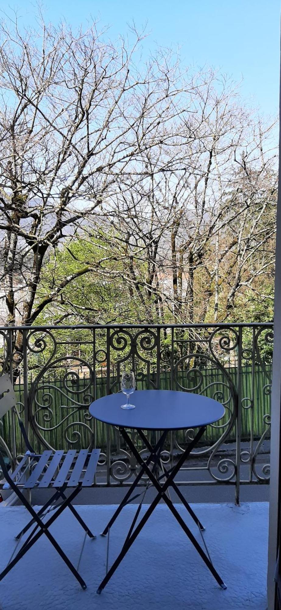 Appartement Renove Avec Balcon Aix-les-Bains