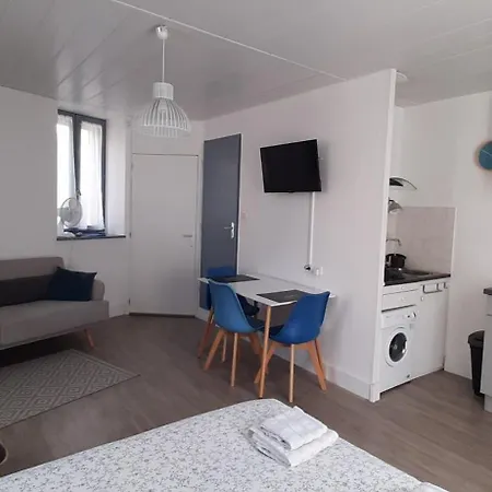 Charmant Studio Renove Avec Balcon Aix-les-Bains Exterior photo