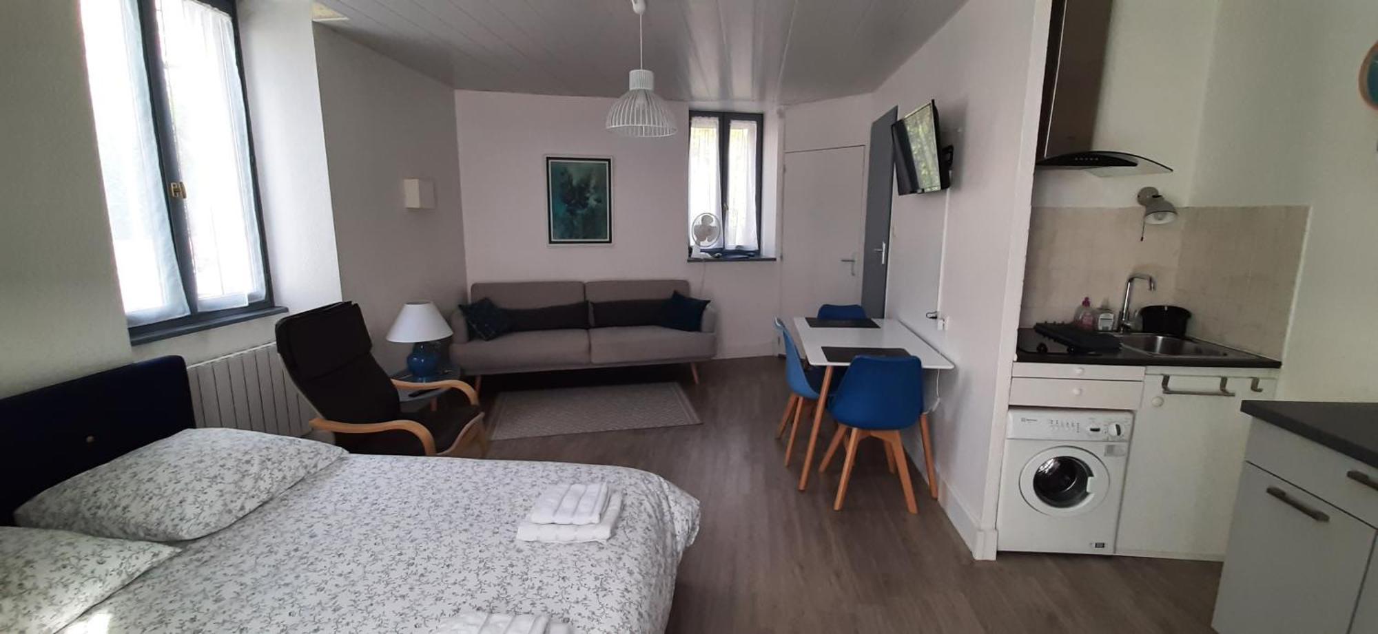 Renove Avec Balcon Apartment